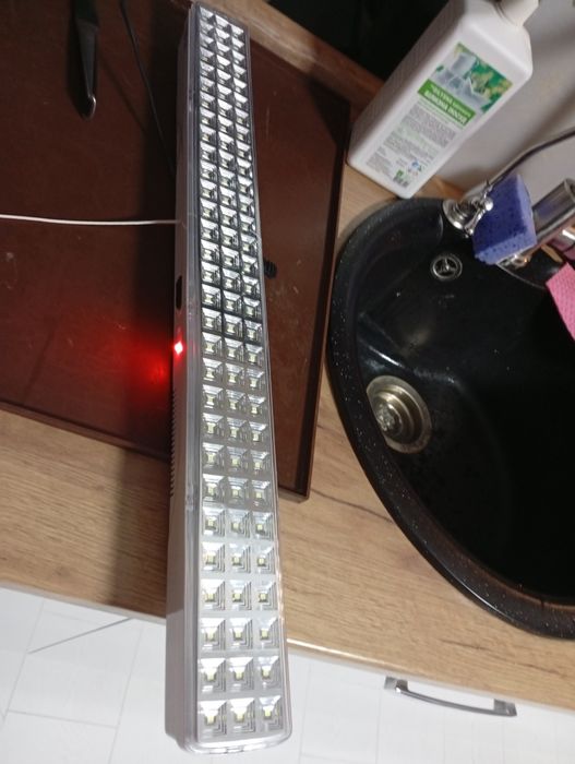 Продам светильник лёд на 90 элементов.