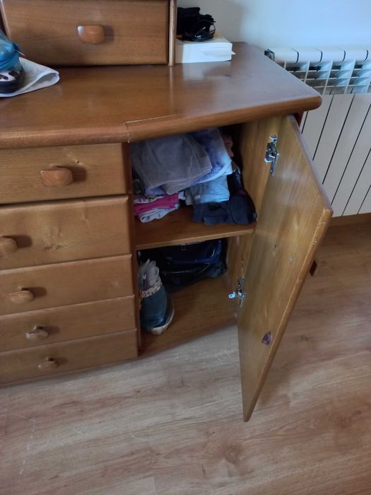 Cama casal e cómoda, madeira maciça