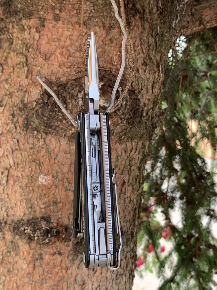 Мультитул Leatherman Charge ALX в ідеалі