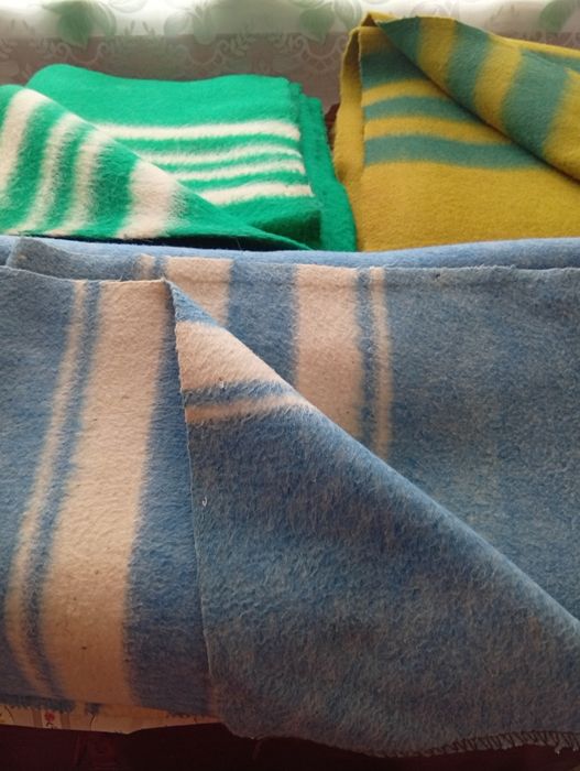 Продам скатертини радюжки нові