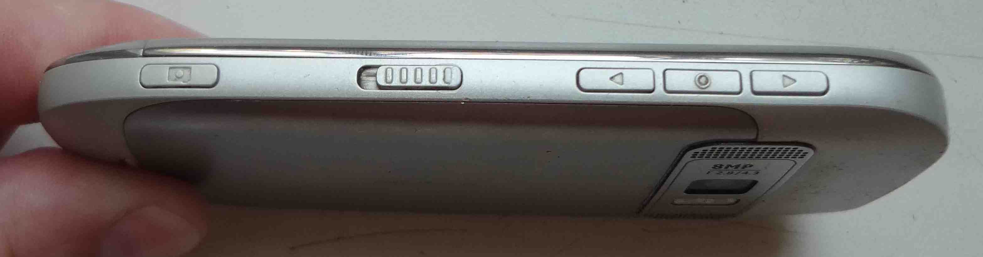 Мобильный телефон Nokia C7-00