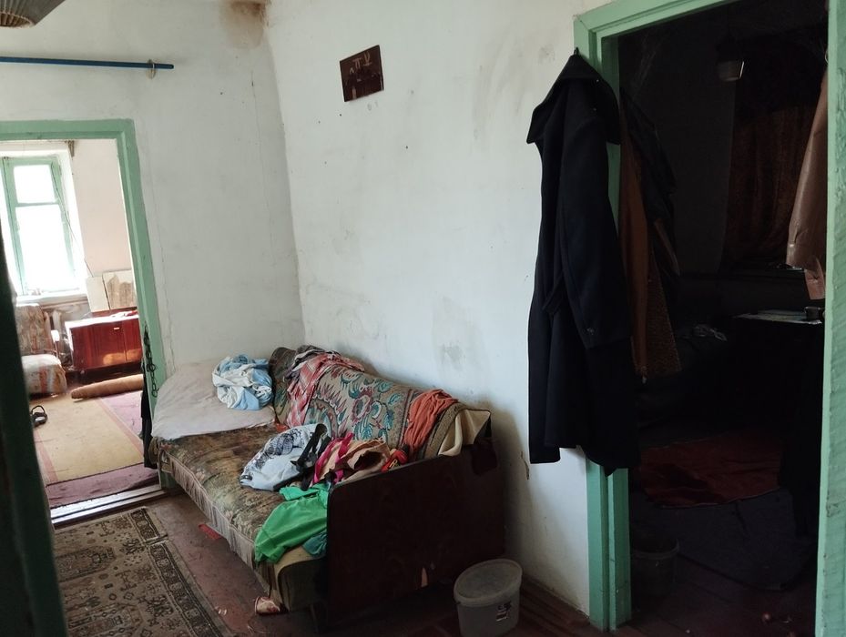 Продається будинок в селі Великі Гадомці. Всі подробиці за телефоном