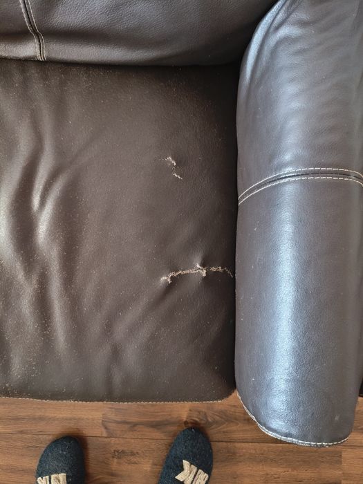 Sofá castanho chaise-longue