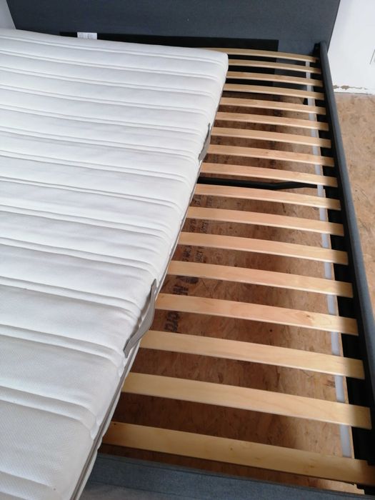 Łóżko 2 osobowe z materacem