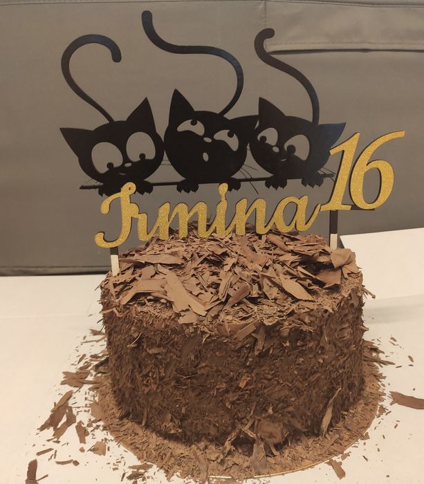 Topper na tort urodzinowy z kotkami