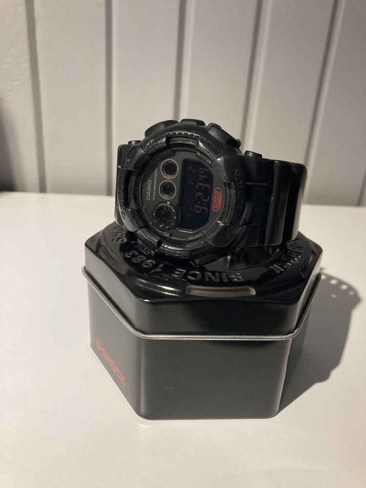 Zegarek g-shock iluminator