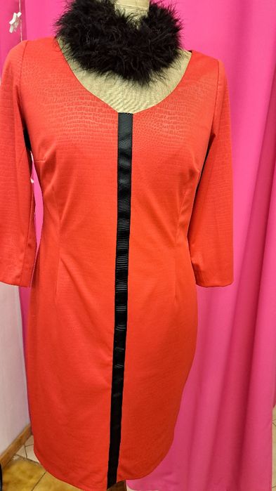 Sukienka czerwona rozm.42