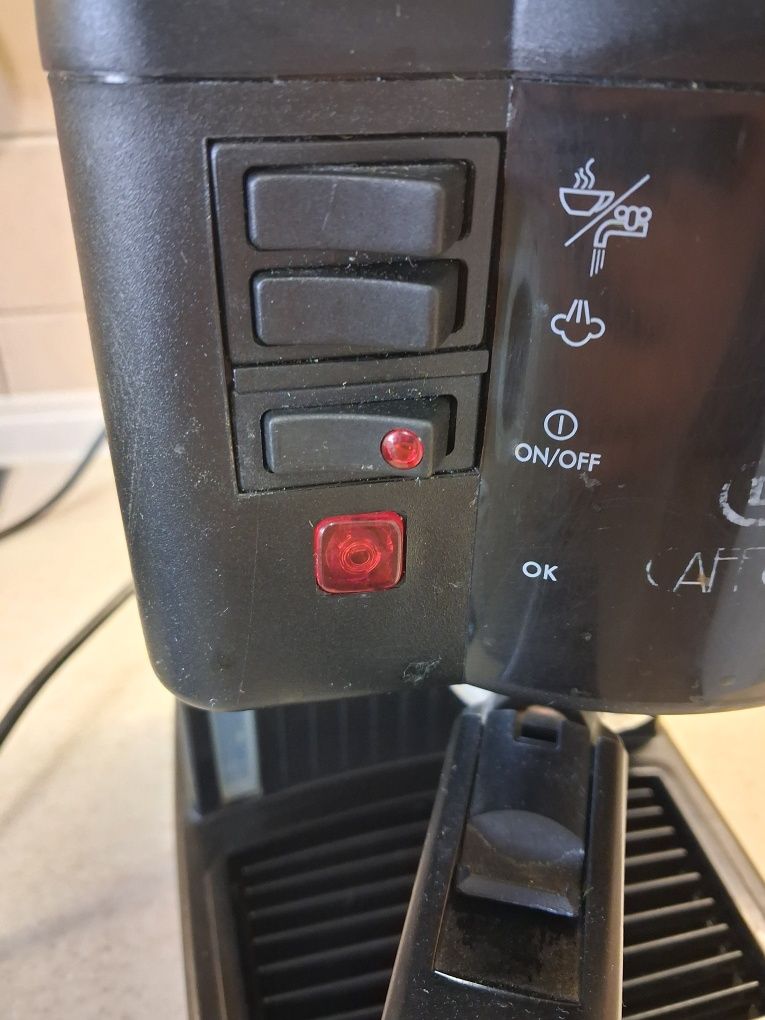 Кавоварка рожкова Delonghi