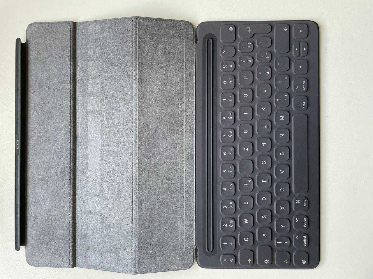 Чехол-клавиатура Apple Smart Keyboard iPad A1829