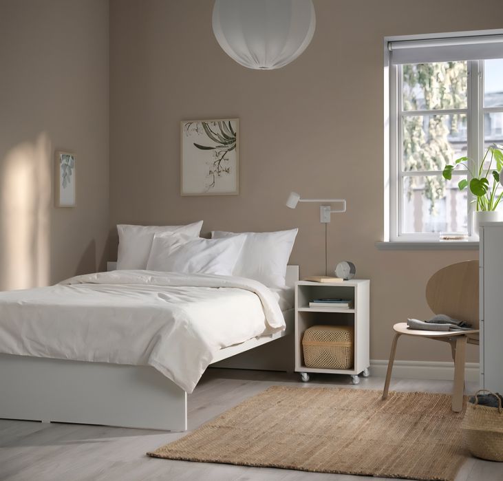 Cama de casal nova + colchão. Faço entrega