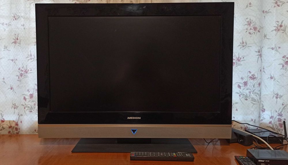 телевизор Medion MD30272  32 "LCD Германия