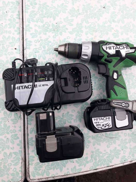 Дриль-шуроповерт Hitachi Ds18DL