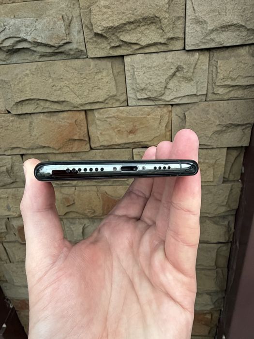 iPhone 11 Pro Max Midnight Green заблокирован