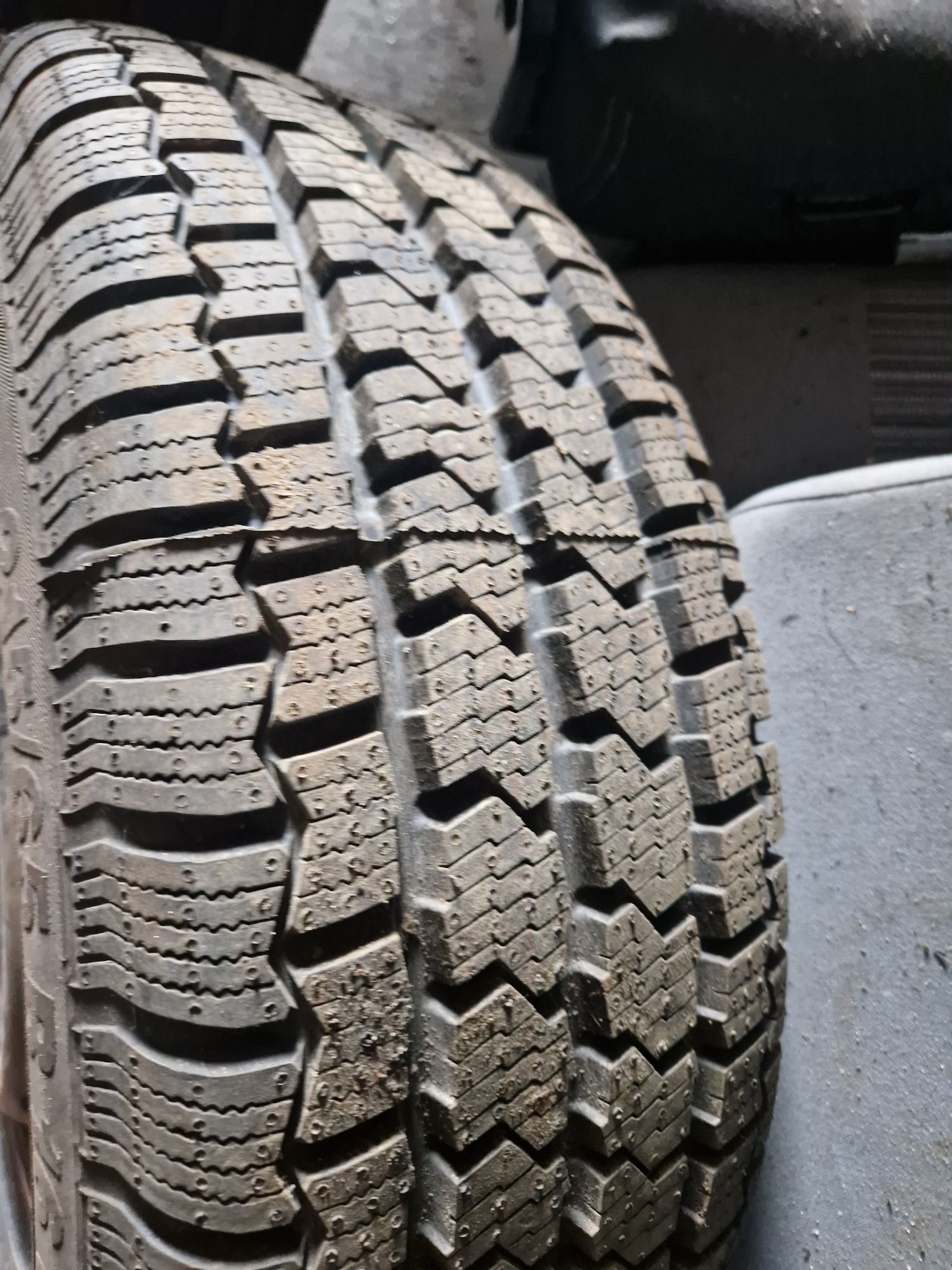 Opony wielosezon 215/65R16c 10mm Różne modele