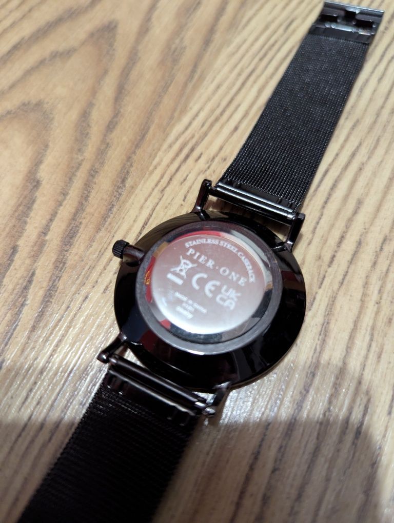 Zegarek Pier One Stainless Steel Case Back
