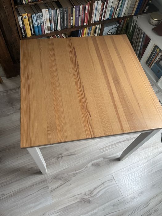 Sprzedam spsnowy stol ikea, drewniany kwadratowy