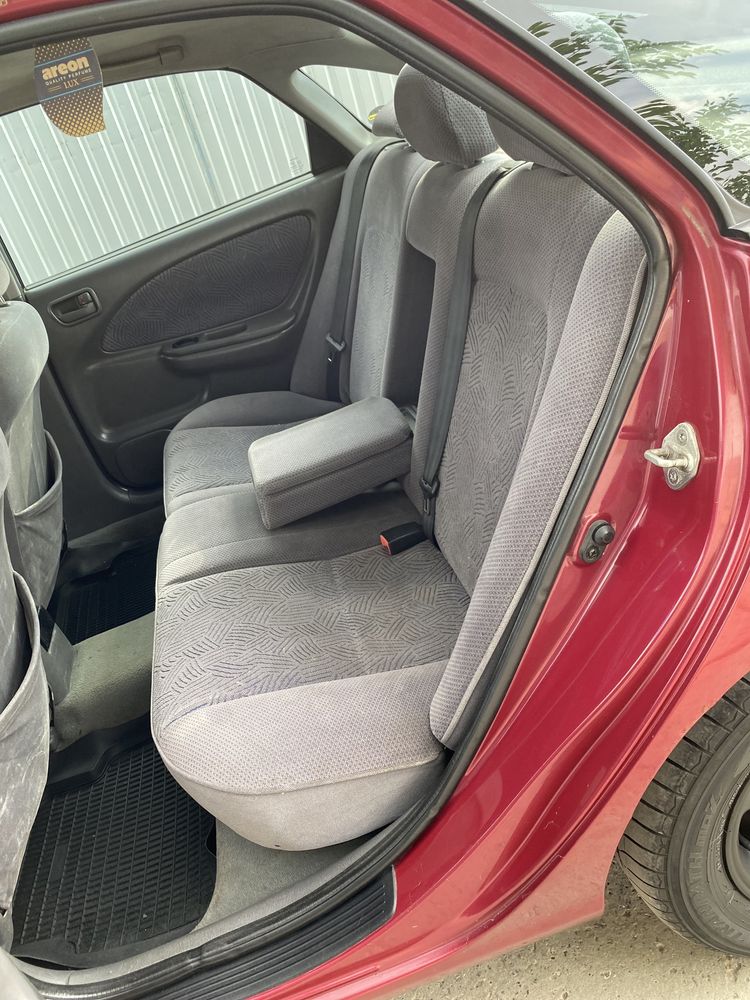 Toyota Avensis 2.0 автомат