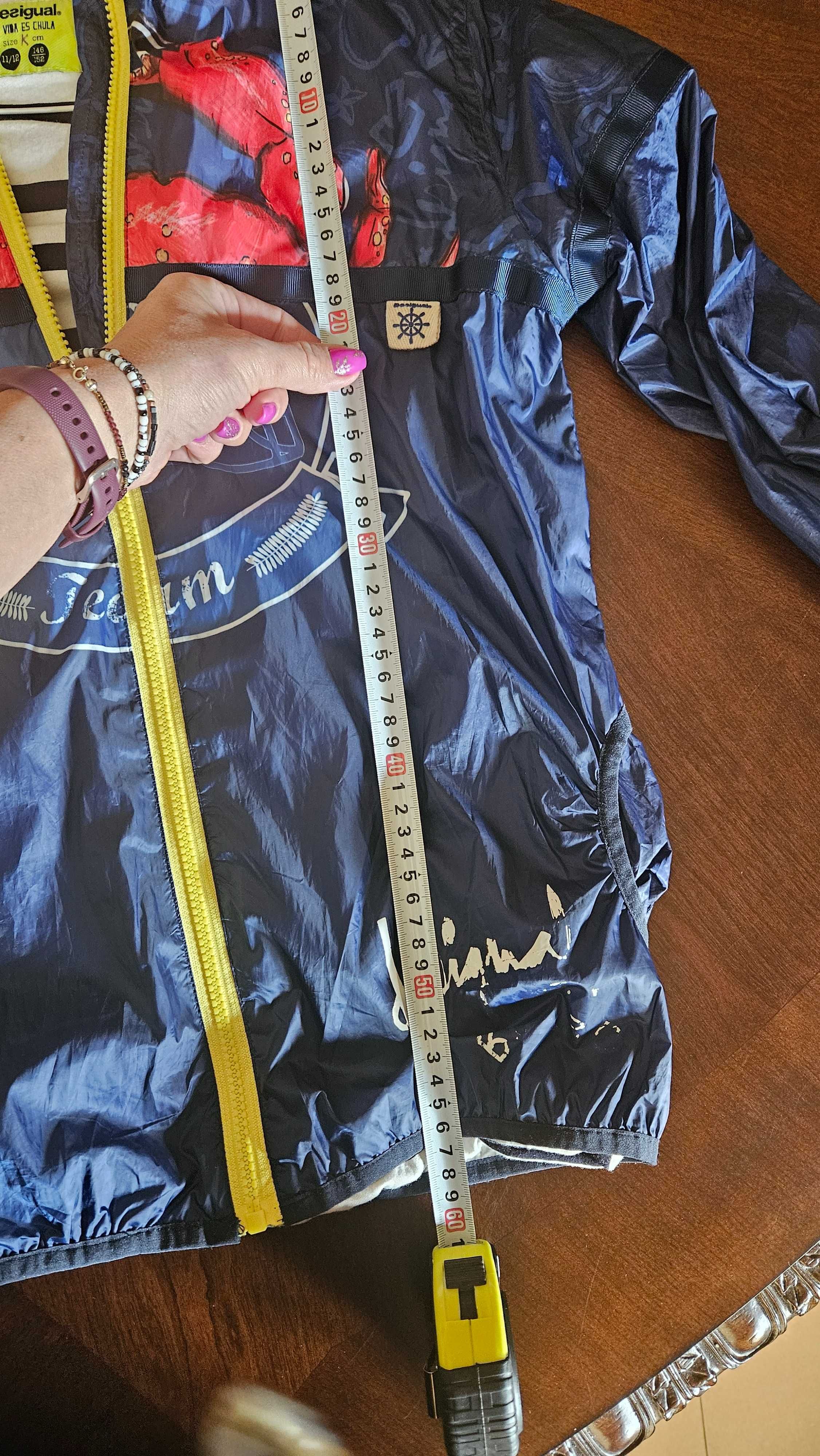 Kurtka wiatrówka Desigual 11-12 lat. 146-152cm