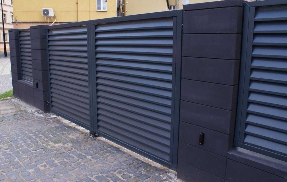 Ogrodzenie frontowe żaluzjowe, Żaluzja pozioma, Przęsła żaluzjowe -