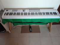 Piano Artuia Essentials 88