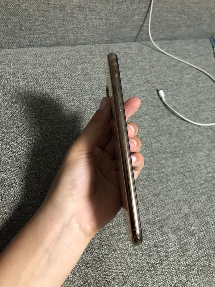 Iphone Xs max (256) и Iphone X (64)