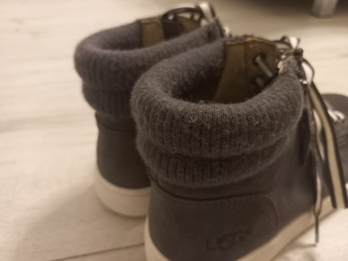 Szare buty za kostkę UGG 39 zamsz