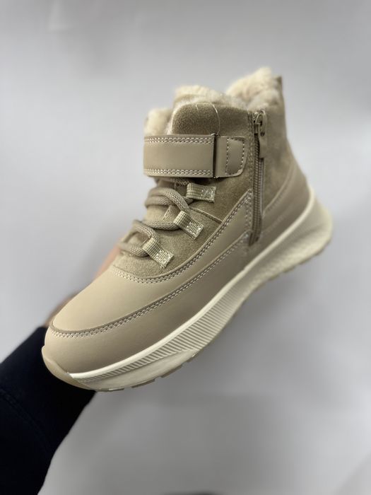 Дитячі черевики зимові на овчині 32-37, світлі ботинки зимні, стильні