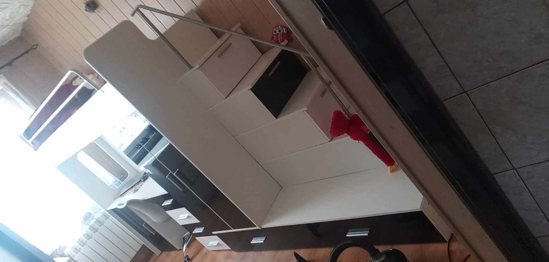 Zestaw mebli młodzieżowych