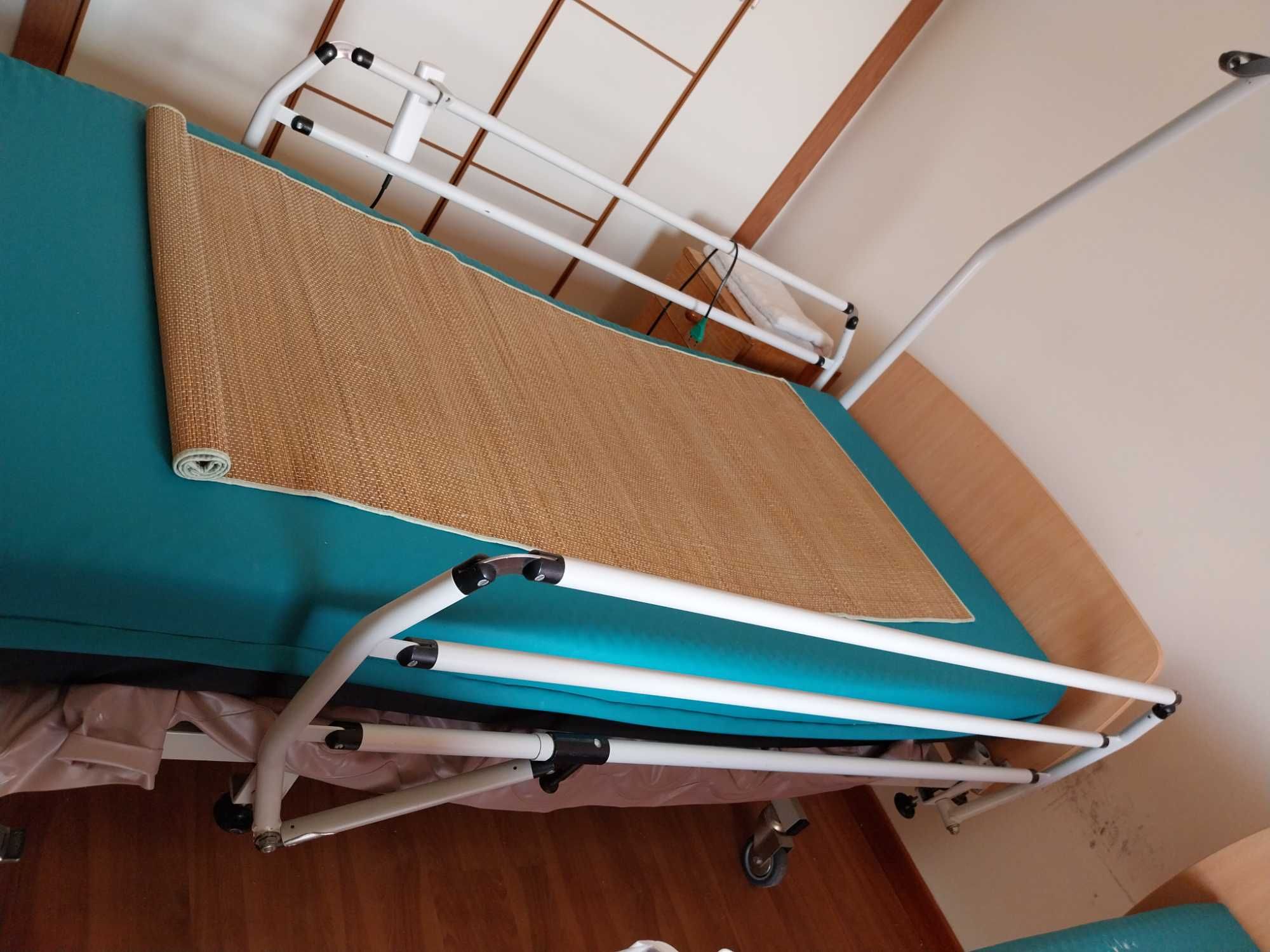 Cama articulada elétrica elevatória, com comando - JMS Hospitalar