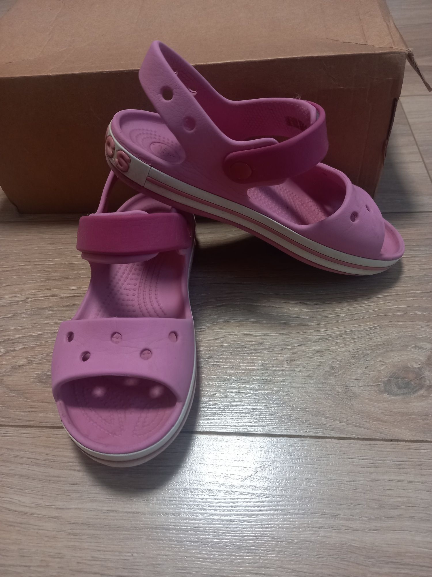 Сандали  Crocs .