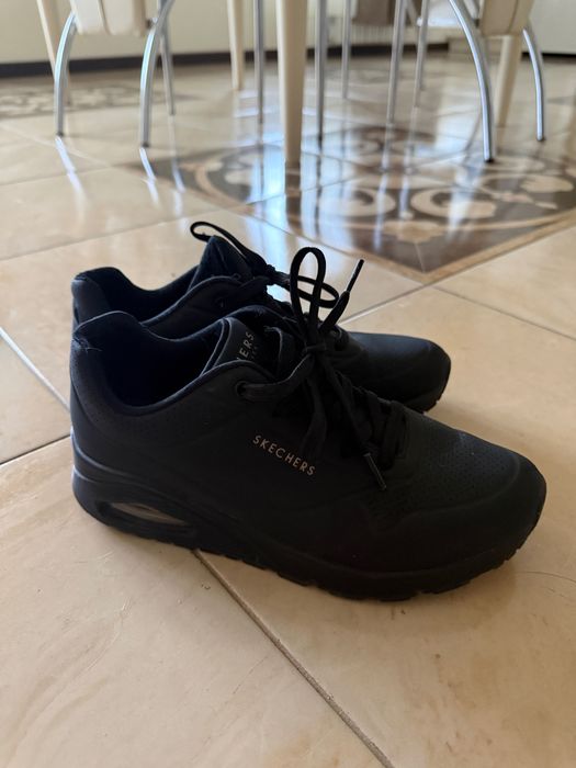 Кроссовки черные Skechers