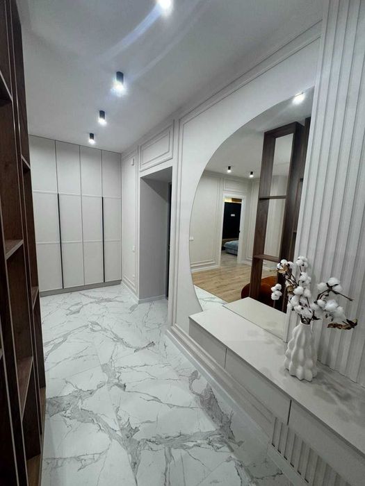 Простора та стильна 2-кімнатна квартира у самому центрі міста