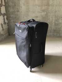 Продам большой дорожный чемодан на колесах. Состояние нового!!!