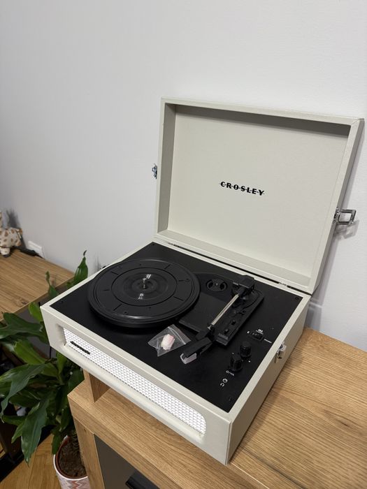 Вініловий програвач Crosley Voyager (Dune)