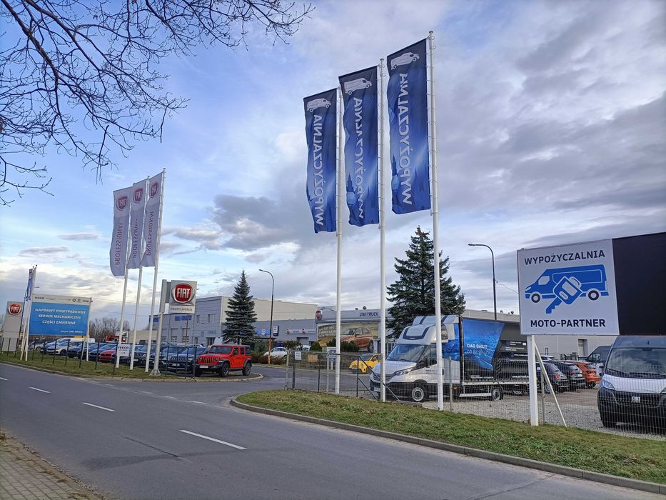 Wypożyczalnia LEGNICA Wynajem busa Skrzynia Otwarta 10 EP