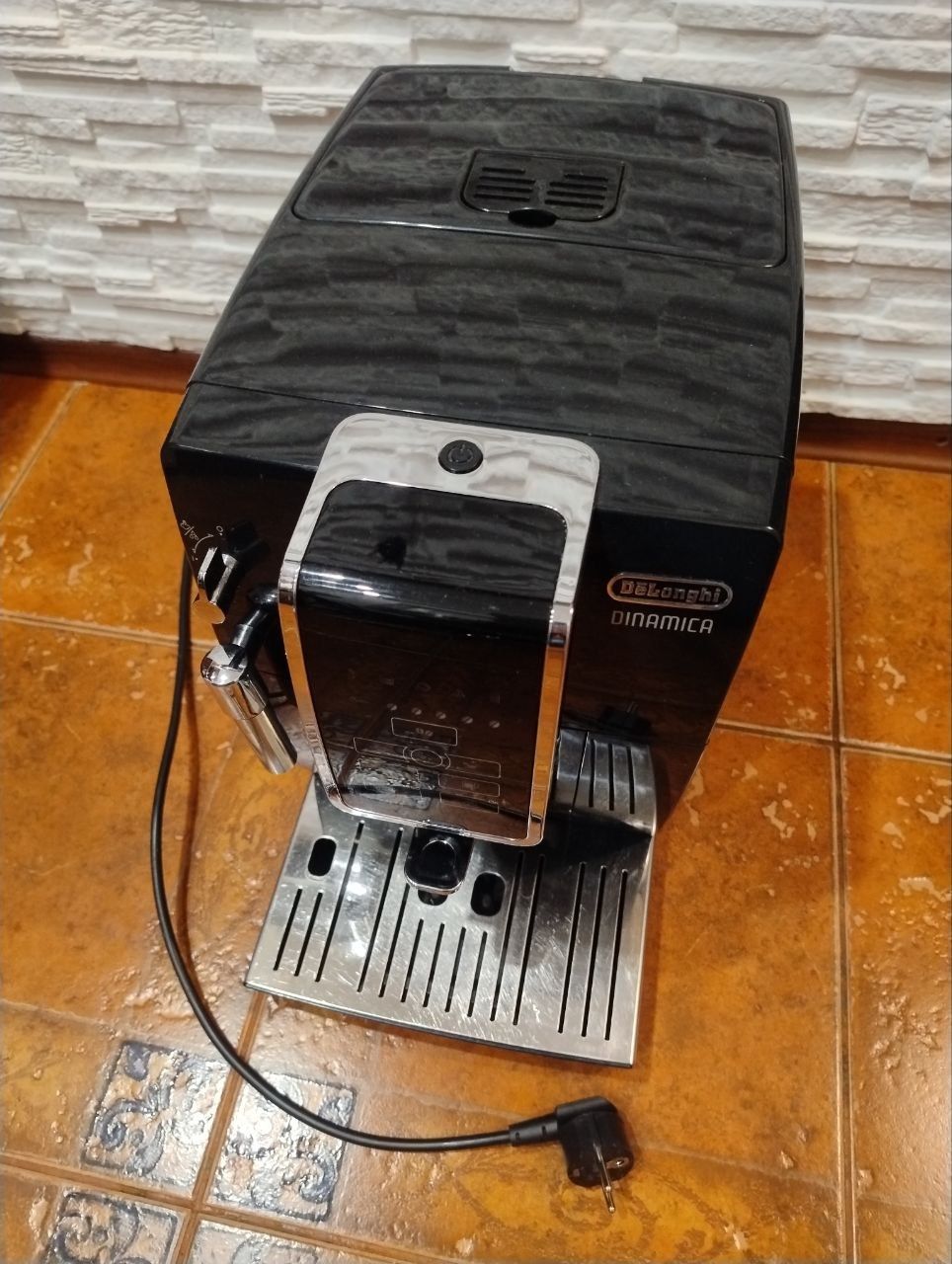 Кофемашина Delonghi Dinamica ECAM 350.15.B