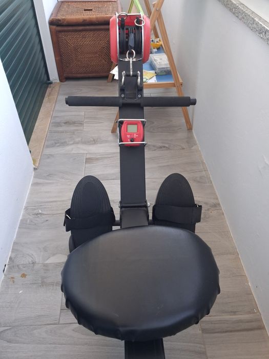 Máquina de remo como nova