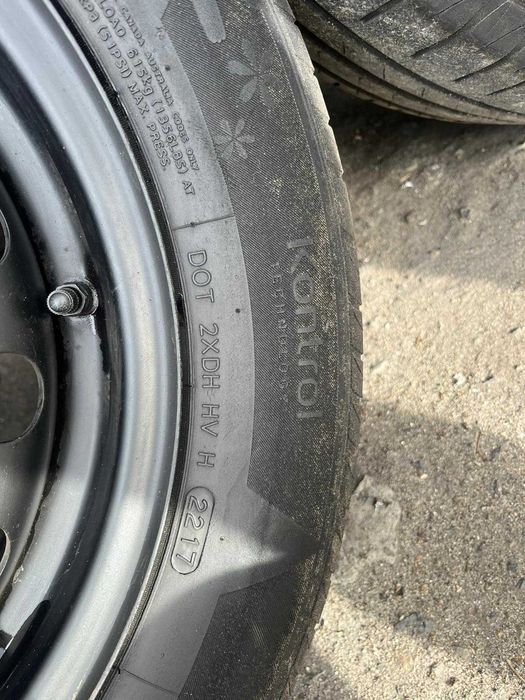 Felgi stalowe 15" 5x114,3 z czujnikami TPMS i oponami