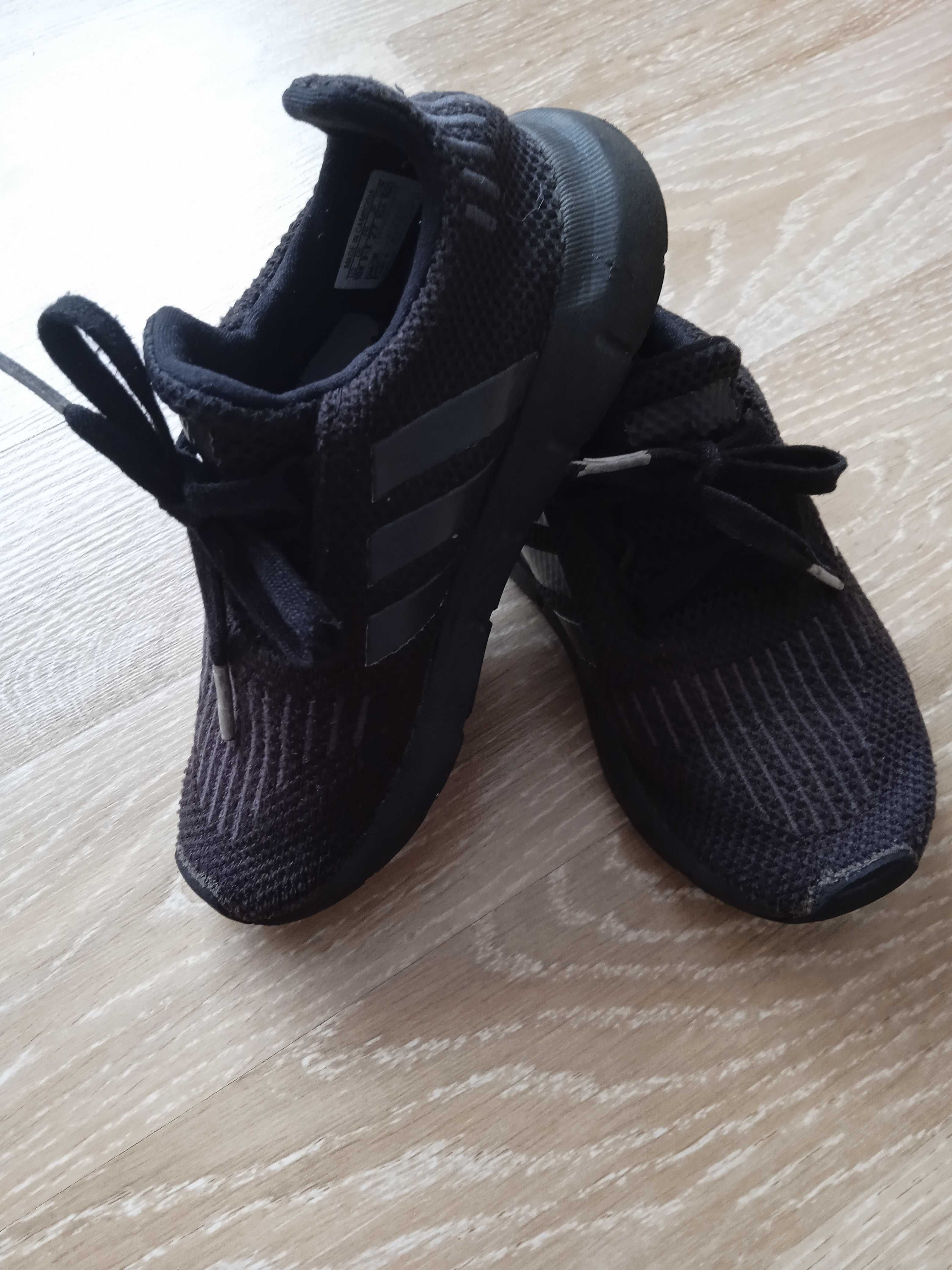 Adidas кросівки 27 розмір для хлопчика