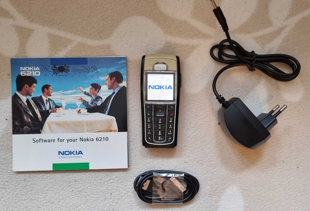 Nokia 6230 z kartą pamięci SD Kingston 64 MB, sprawna z ładowarką