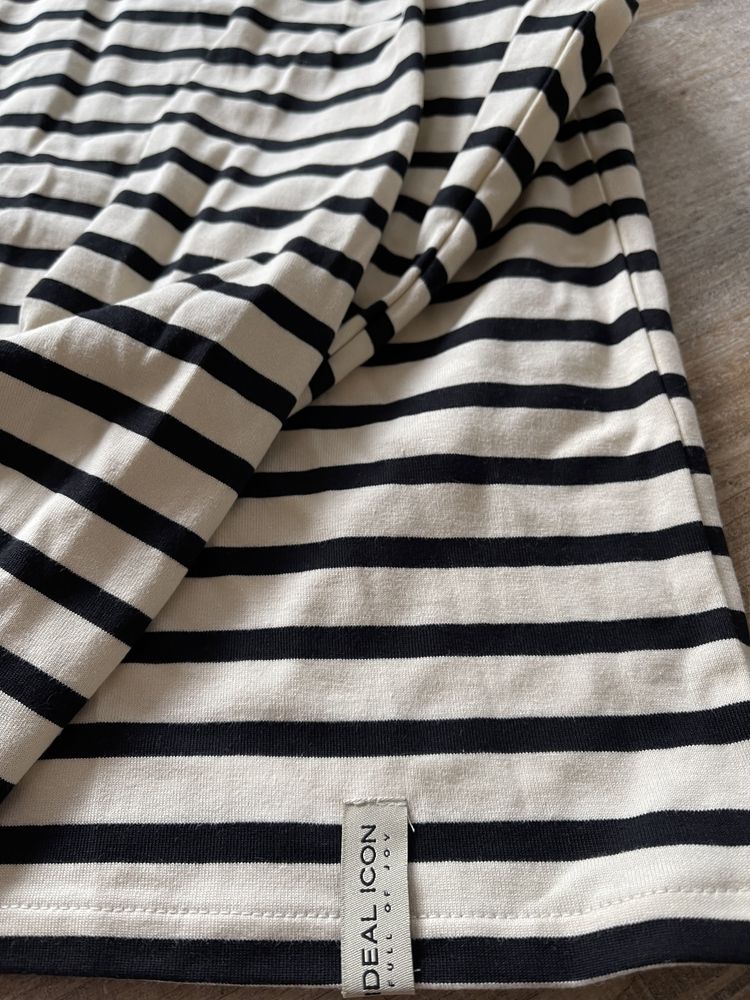 Beżowy t-shirt w paski pull&bear