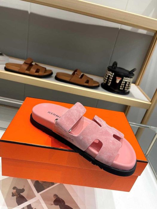 Klapki HERMES Chyre wyszukany design na lato buty