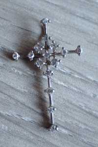 Piękny wisiorek krzyżyk z cyrkoniami srebro 925