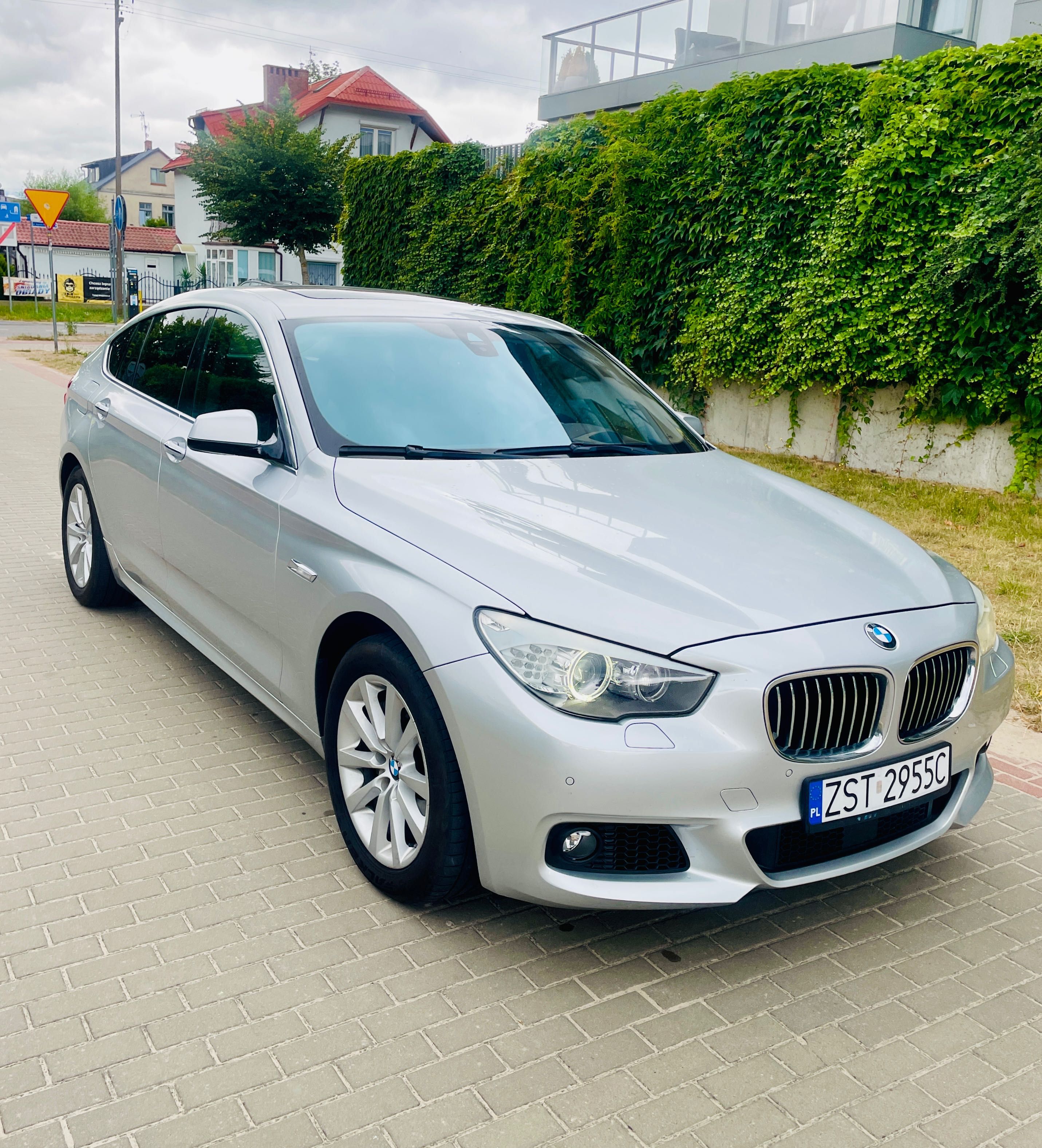 BMW 5GT 535d Xdrive – Komfort i Dynamika w Jednym