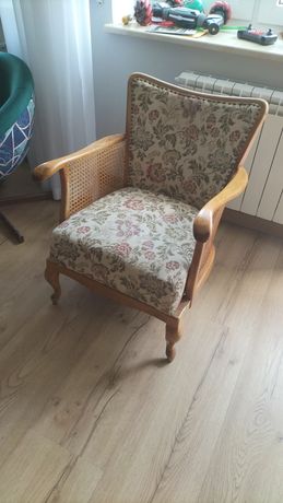 Fotel drewniany wygodny
