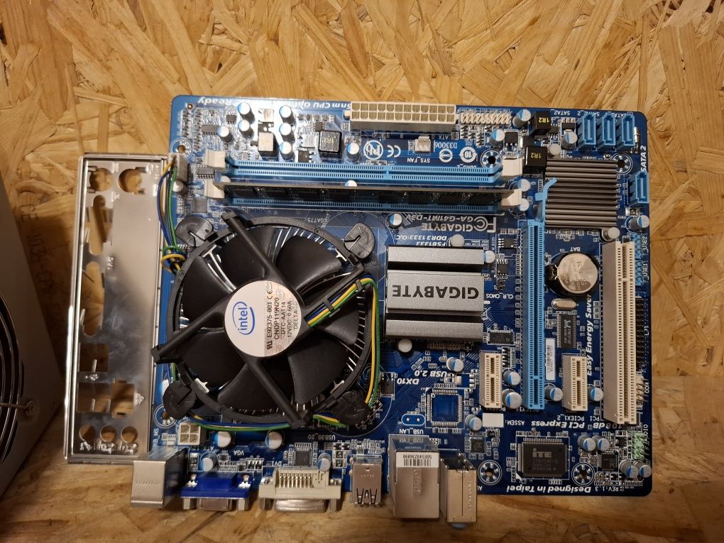 Zestaw komputerowy intel e6600 4 GB DDR3 GA-G41MT