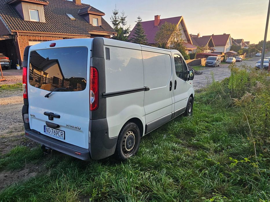 Opel Vivaro 2.0dci 90km faktura vat zamiana