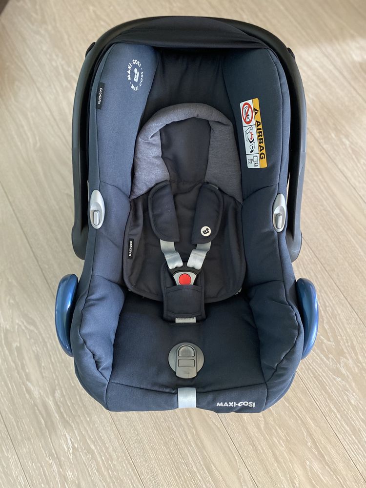 Автокрісло Maxi-Cosi CabrioFix Essential Black 0-13 кг