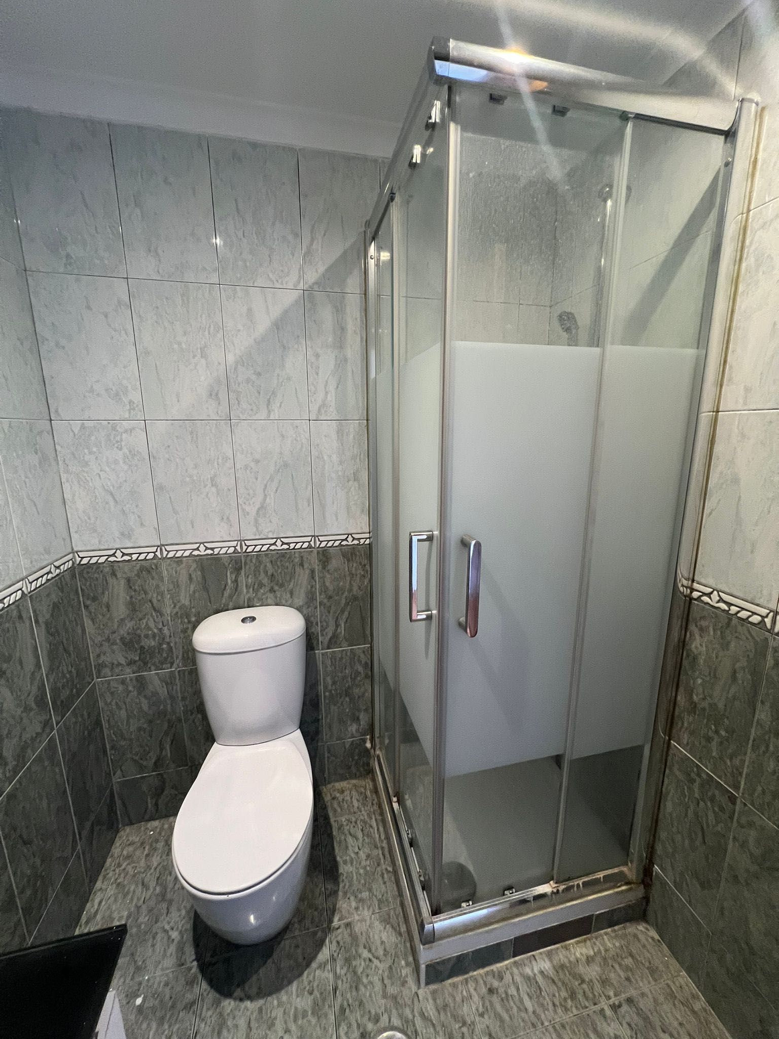 Anúncio 1 – Quarto Suite com WC Privativo (Fidalguinhos – Barreiro