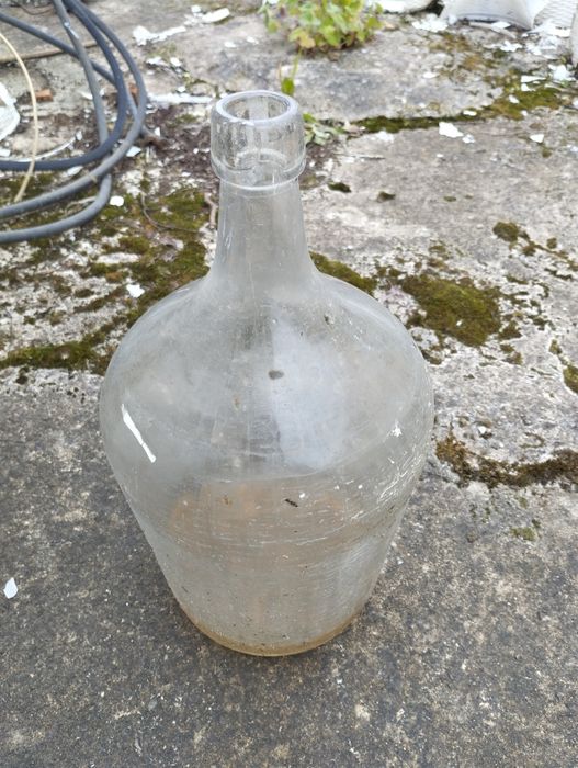 Vendo garrafões usados.